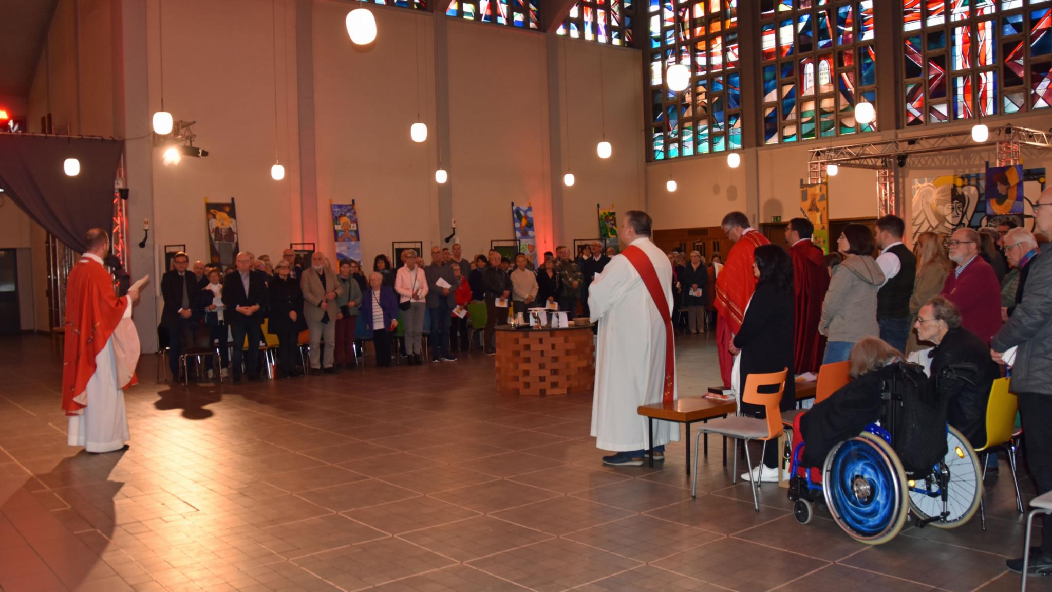 Gedenken an Willi Graf und die Finissage des Ausstellungszyklus Sendschreiben jetzt standen im Zentrum des Gottesdienstes in eli.ja.