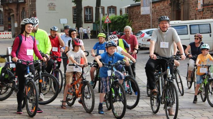 Bischof Stephan Ackermann radelte 2016 für den guten Zweck.